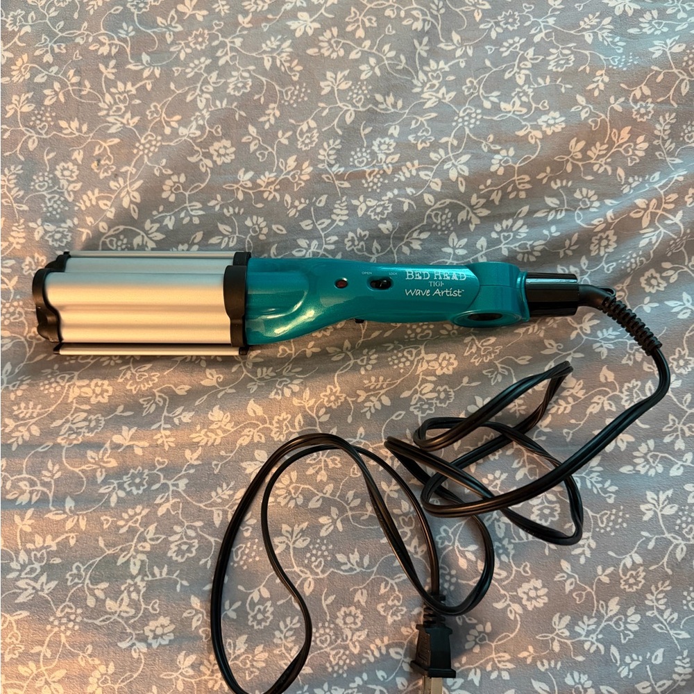 Bed Head Wave Artist Triple Barrel Hair Waver - Teal